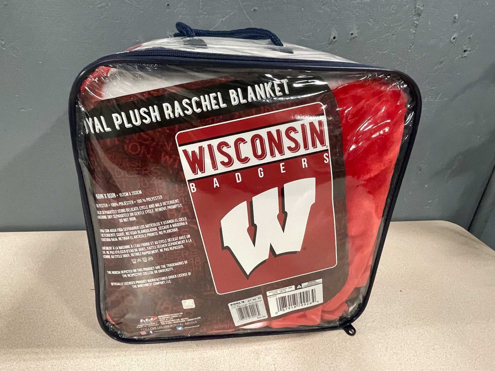 Wisconsin Badgers Blanket (T4)
