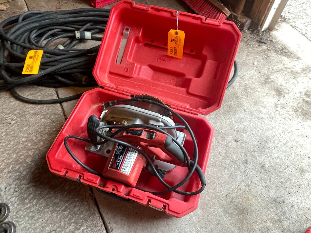 Milwaukee 7 1/4" Circular Saw