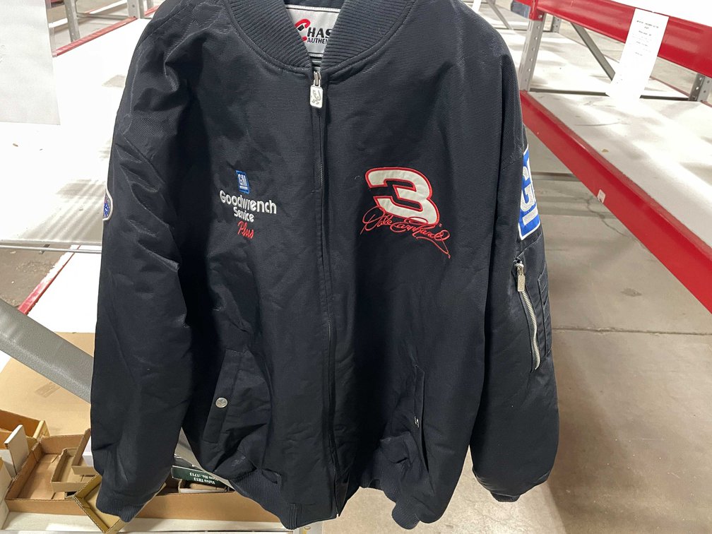 Vintage Chase Authentics Dale Earnhardt #3 The Man Bomber Jacket (T5)