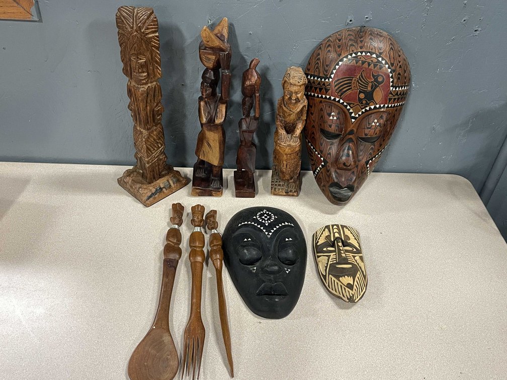 Vintage Handcarved Wooden African Collectibles (T5)
