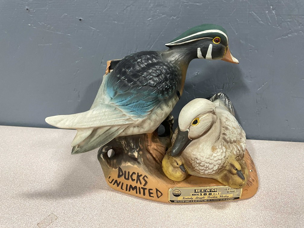 1982 Jim Beam Ducks Unlimited Wood Duck Family Decanter (T5)
