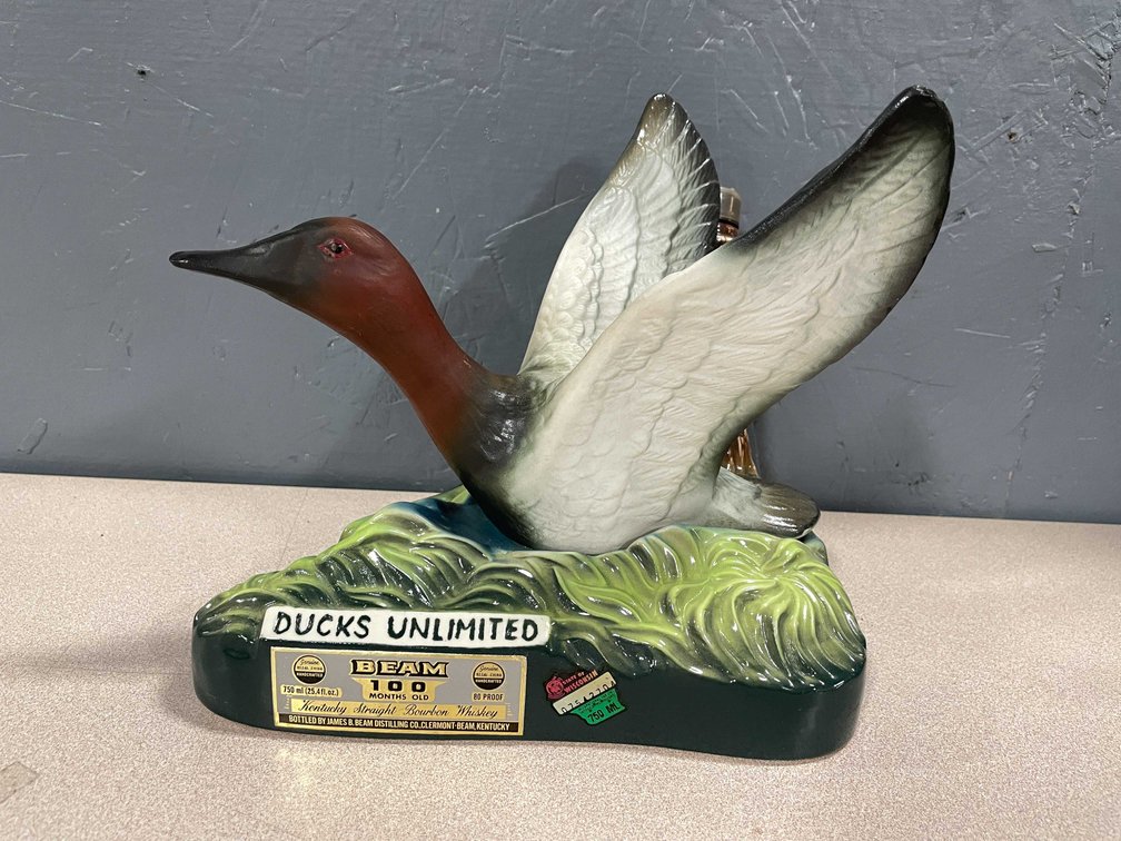 Jim Beam Ducks Unlimited Landing Ducks Decanter (T5)