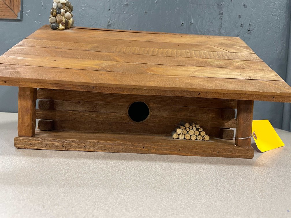 Vintage Handcrafted Log Cabin Birdhouse (T5)