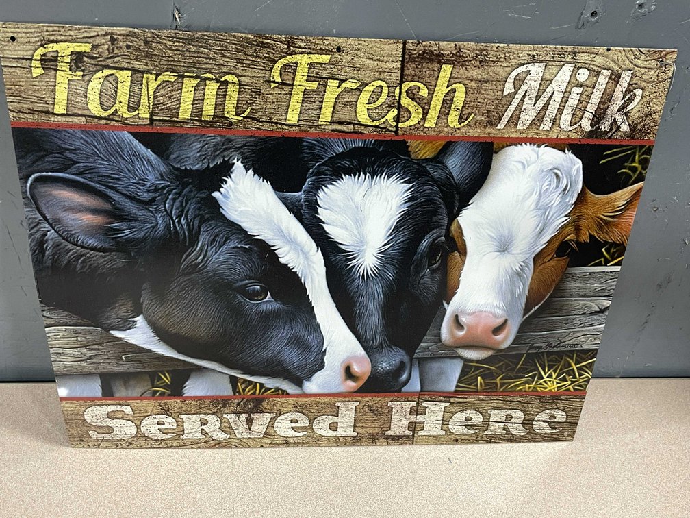 Farm Fresh Milk Served Here Metal Sign (T5)