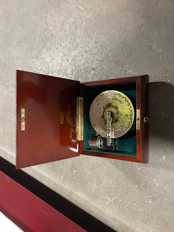 Mr. Christmas Gold Label Jewel Box Deluxe Symphonium (T4)