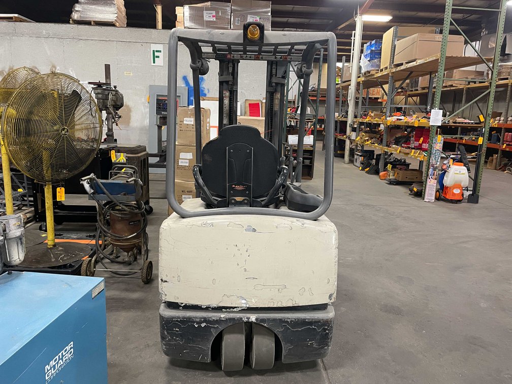 Crown Electric 3000lb Capacity Forklift (Wall F)