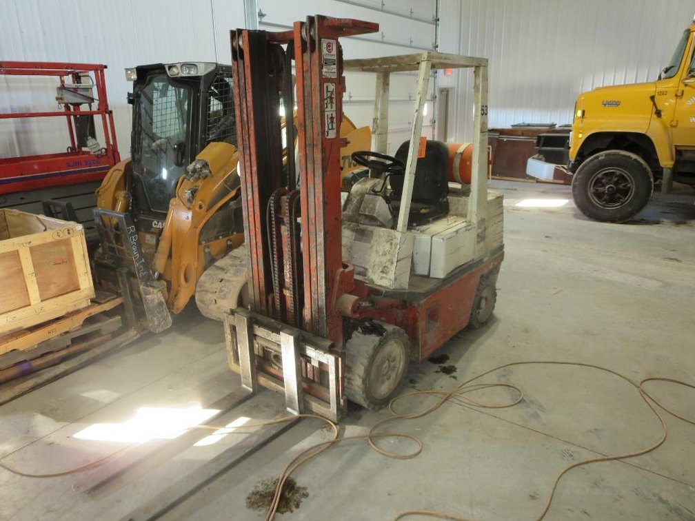 Nissan LP Forklift, Model CPH02A25V, Truck Weight 8045, 6,590 Hours, Chassis No. CPH02-001304