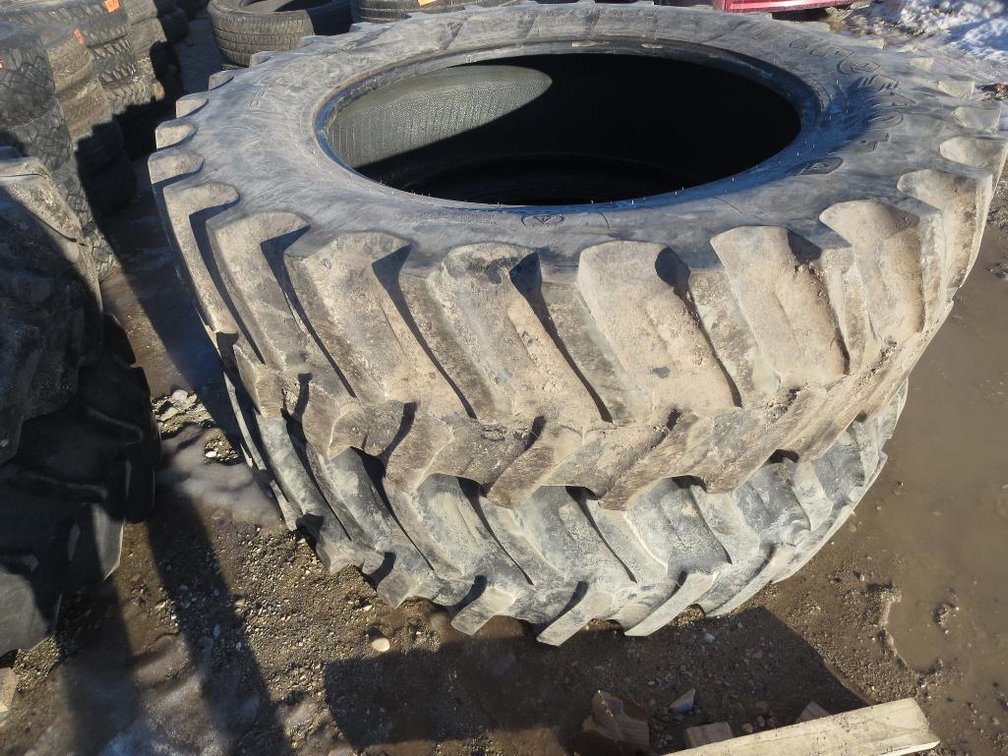 (2) Firestone 520/85R46 Tires