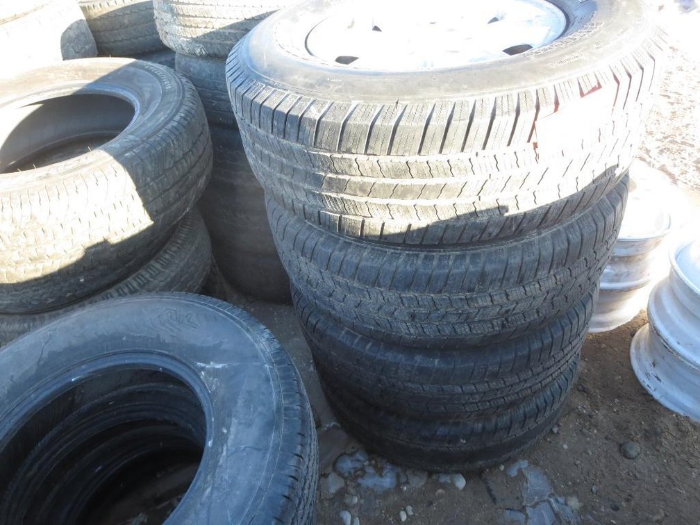 (4) Michelin Tires, P265/70R17