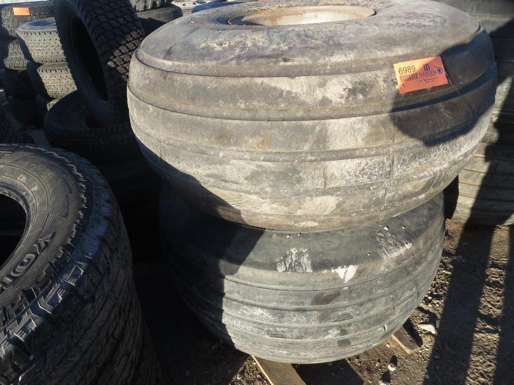 (2) 21.5L-16.1SL Floatation Tires On Rims