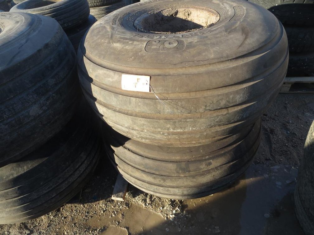 (2) 21.5L-16.1SL Floatation Tires On Rims