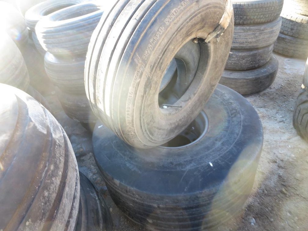 Goodyear Flight Leader 37 x 13.0-16 with Tube and Titan 21.5L-16.15L Flotation Tire on Rim