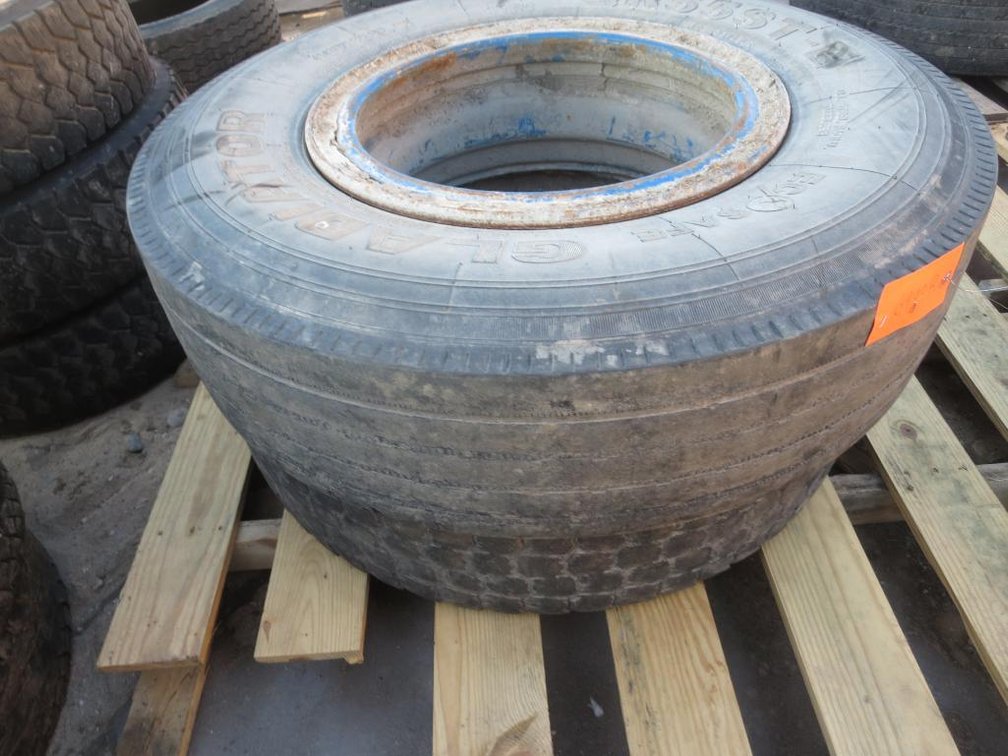 (2) Gladiator QR55ST-E Tires on Dayton Rim