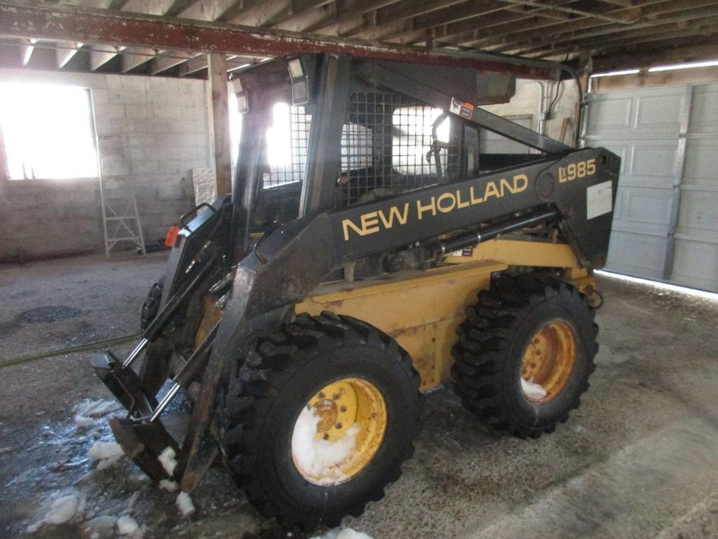 New Holland LX985 Skid Loader