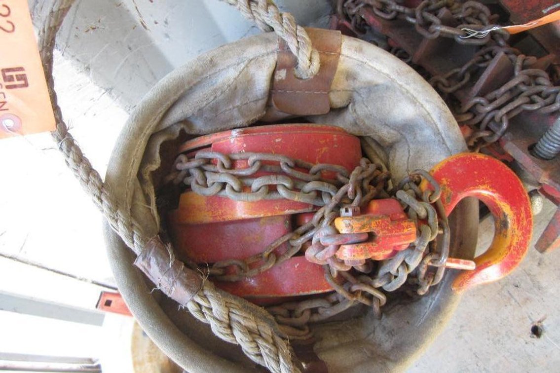 Bag With Chain Hoist