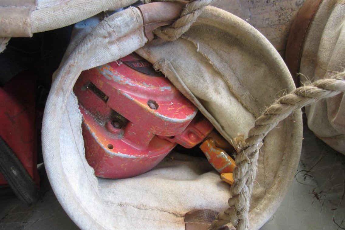 Bag With Chain Hoist