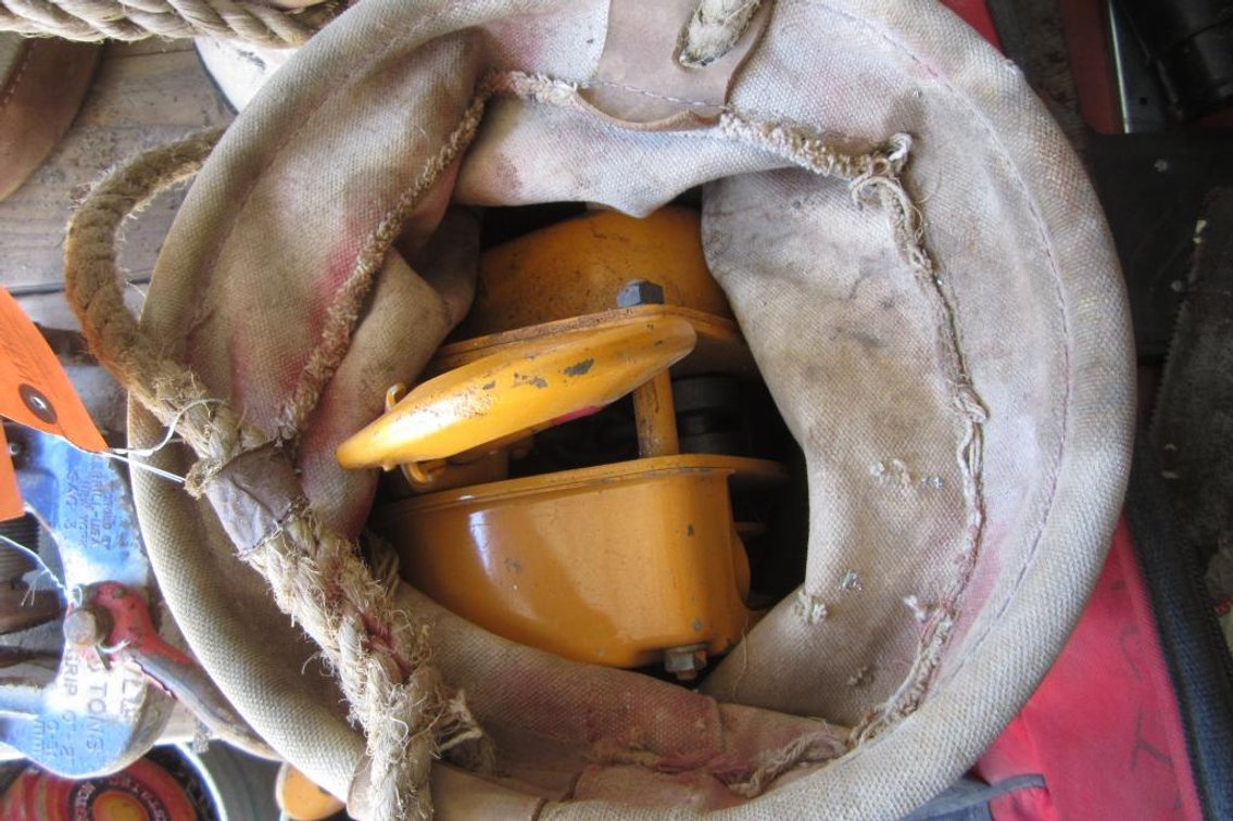 Bag With Chain Hoist