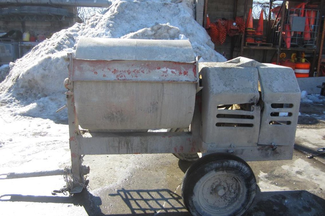 Concrete Mixer With Hitch