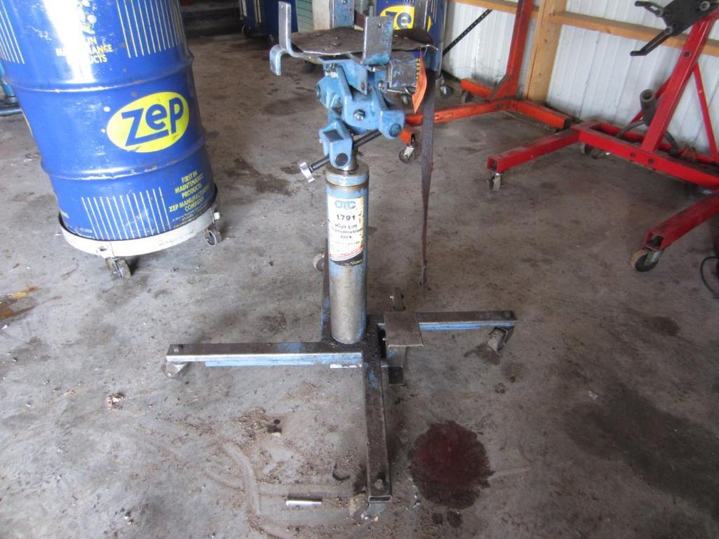 OTC Hi-Lift Transmission Jack