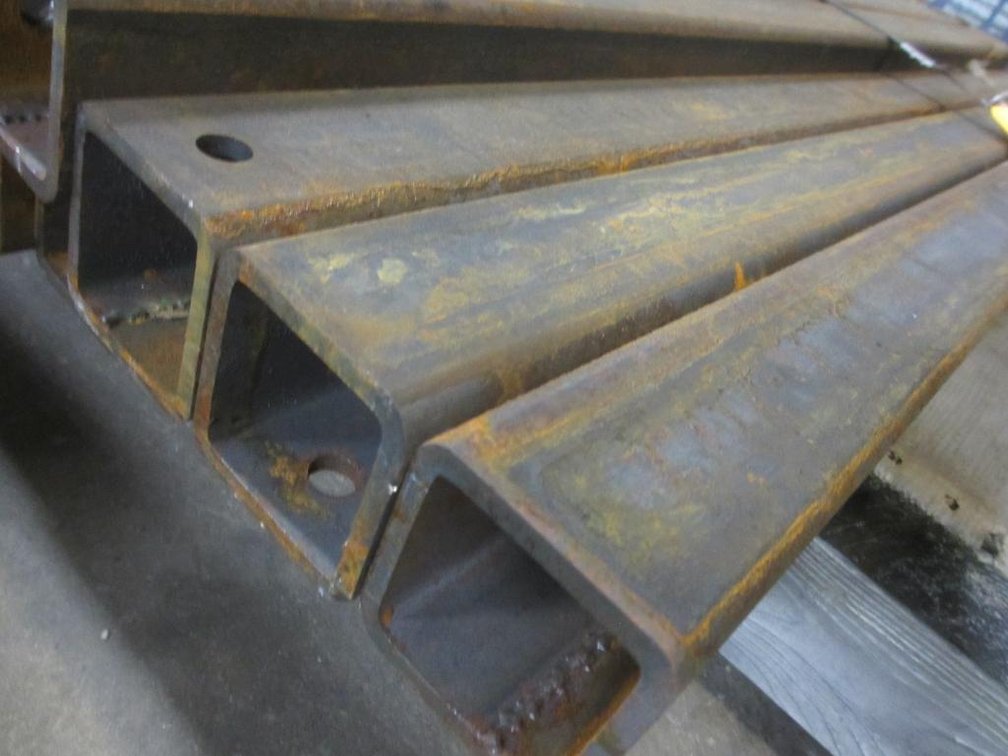 (4) Steel Square Tube (E )