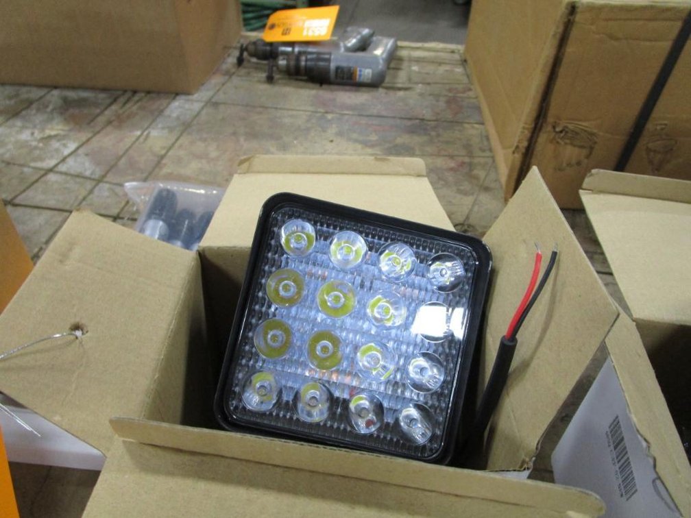 (2) New LED Worklights (T17)