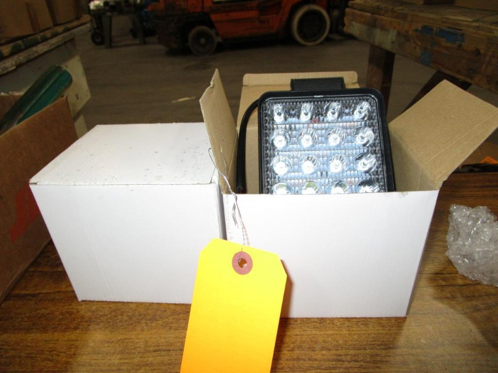 (4) New LED Worklights (T17)