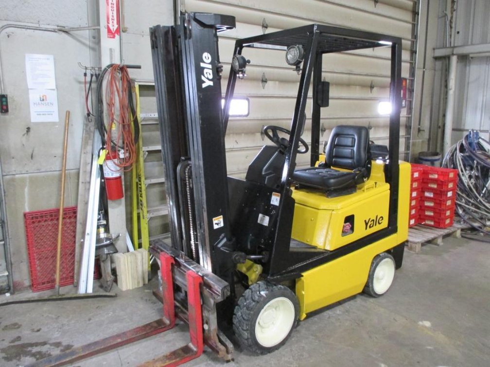 Yale 4000lb Lift Capacity Forklift - Super Low Miles (Neenah Office, Neenah, WI)