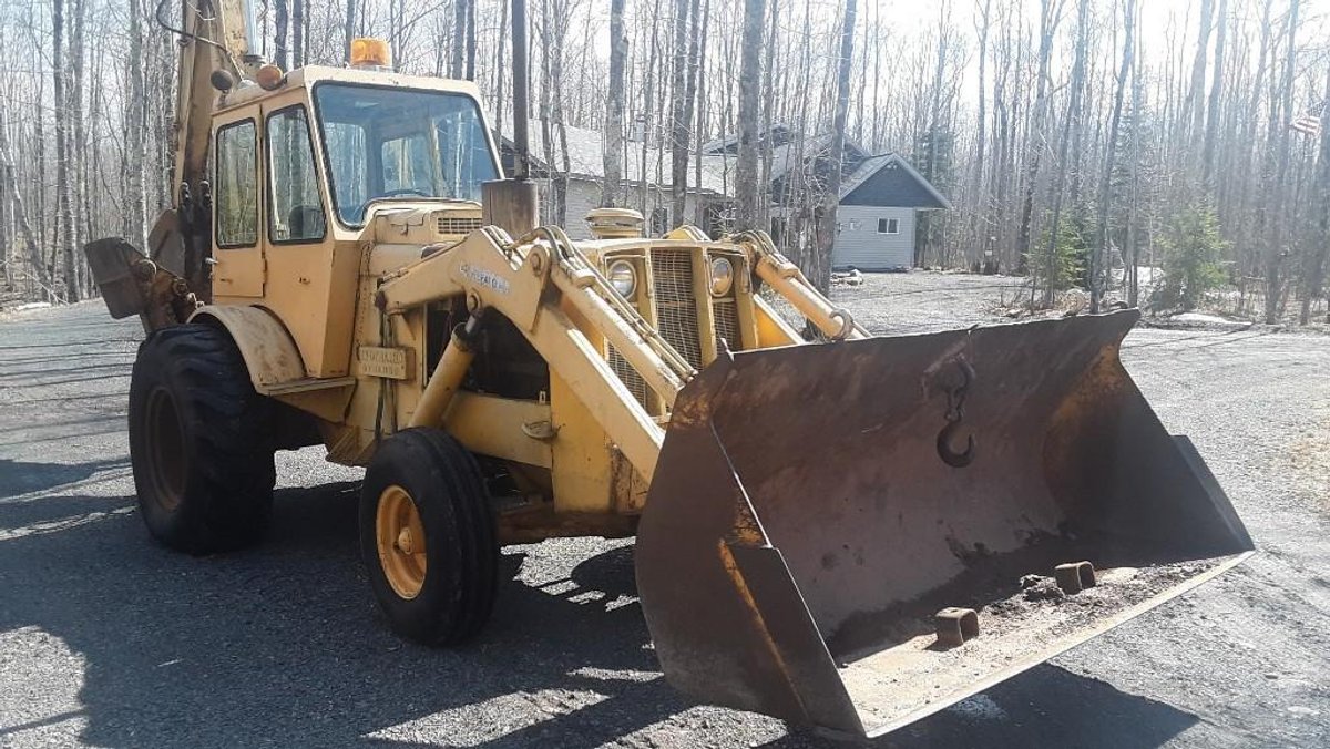 1970's Dynahoe Hy-Dynamic Backhoe with 3-53 Detroit, Loader Bucket and Outriggers (Saxon, WI)