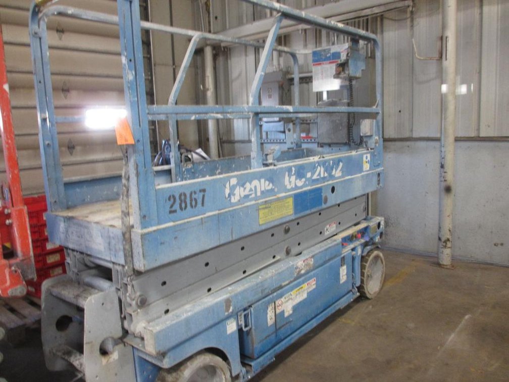 Genie 20ft Scissor Lift (Neenah Office- Neenah, WI)