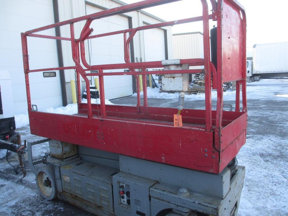 Mec 20ft Scissors Lift - SN 8803334 (Neenah Office - Neenah, WI)