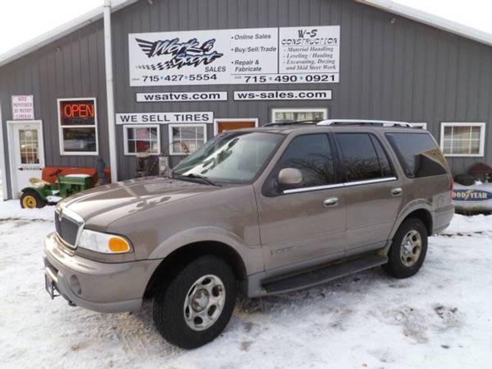 2002 Lincoln Navigator 4x4 SUV with 5.4L V8, (Westboro, WI)