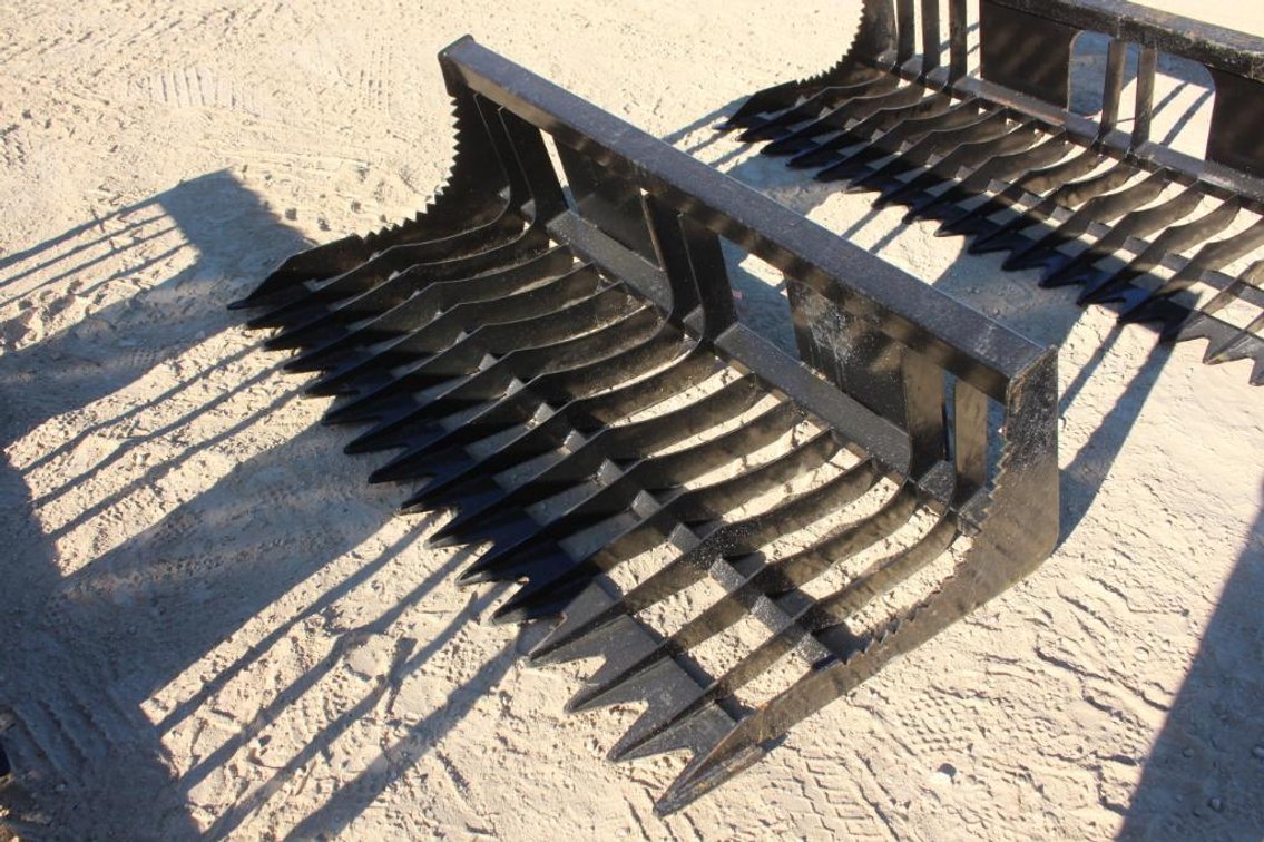 Skid steer mount 74" rock bucket, Unused (Downing, WI)
