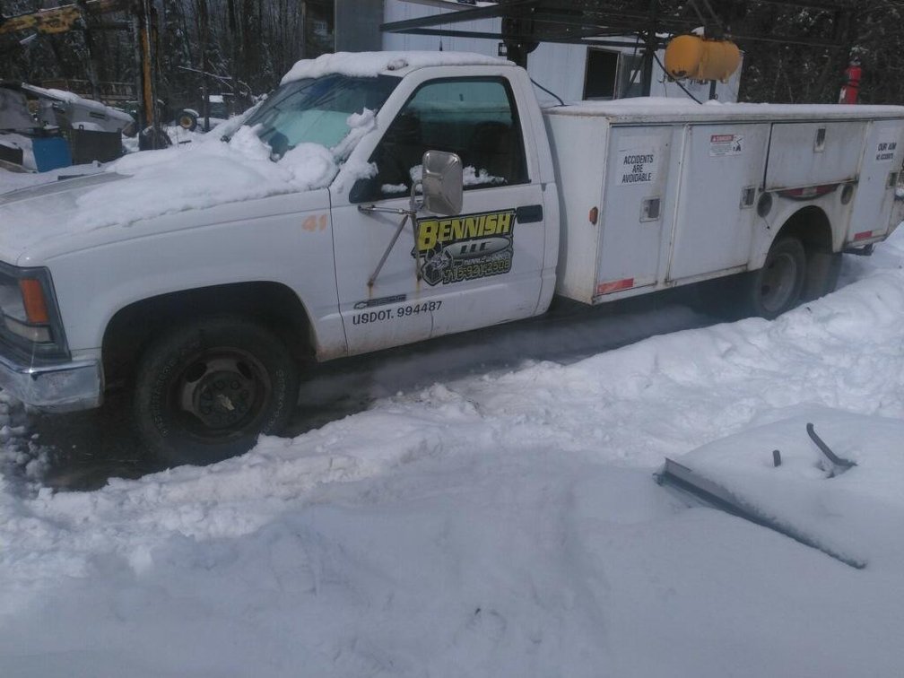 2000 Chevrolet 1 Ton Service Truck, 114,299 Miles, 5 Speed Manual Transmission, Tools In The Service Body Are Not Included. Merrill WI. For Questions Or Showing Call 715-921-2508.