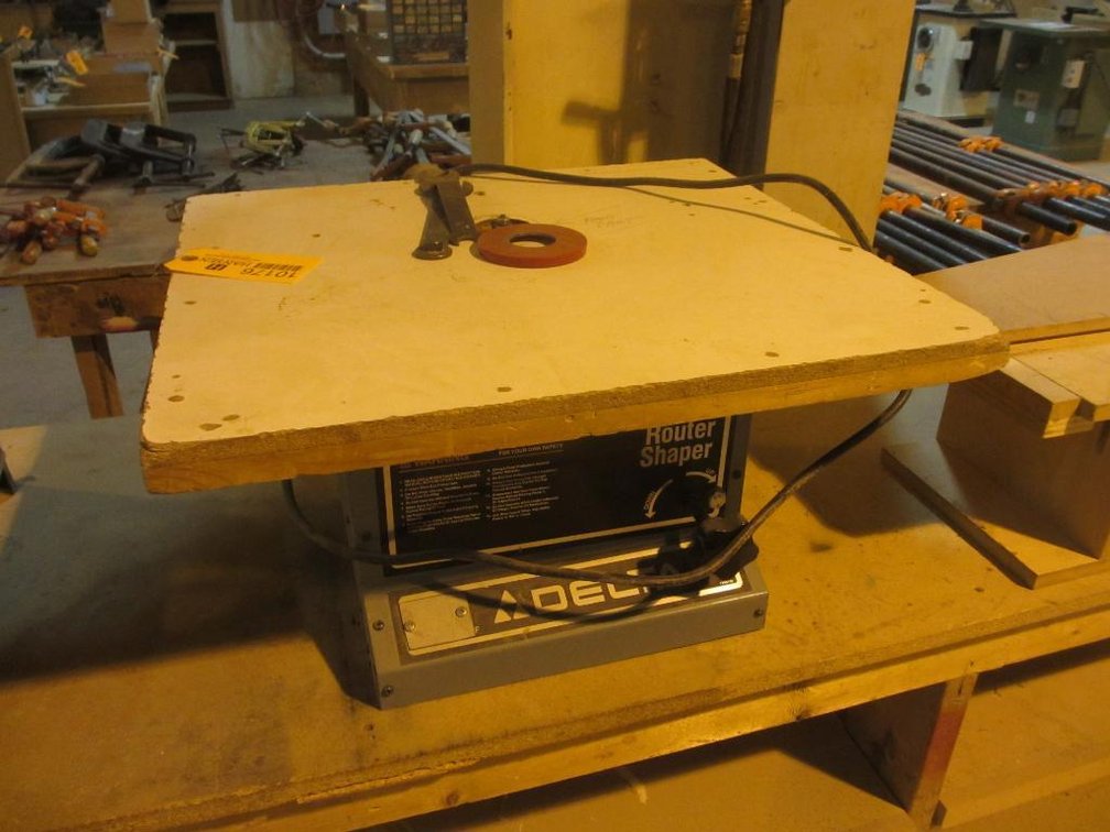 Delta Table Top Router