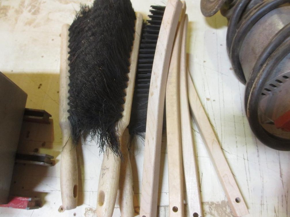 Various Shop Brushes