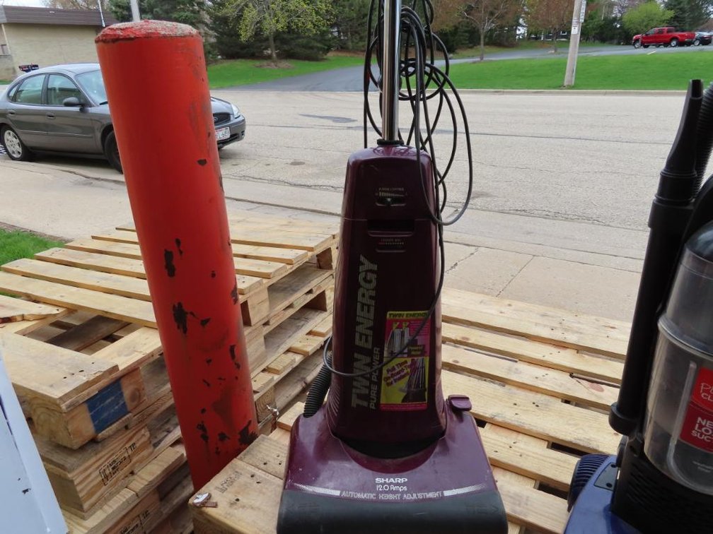 Sharp Twin Energy Upright Vacuum