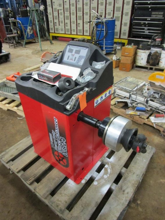 TMC Industrial Heavy Duty Wheel Balancer