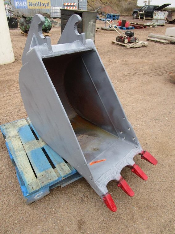 25" Wide Excavator Bucket