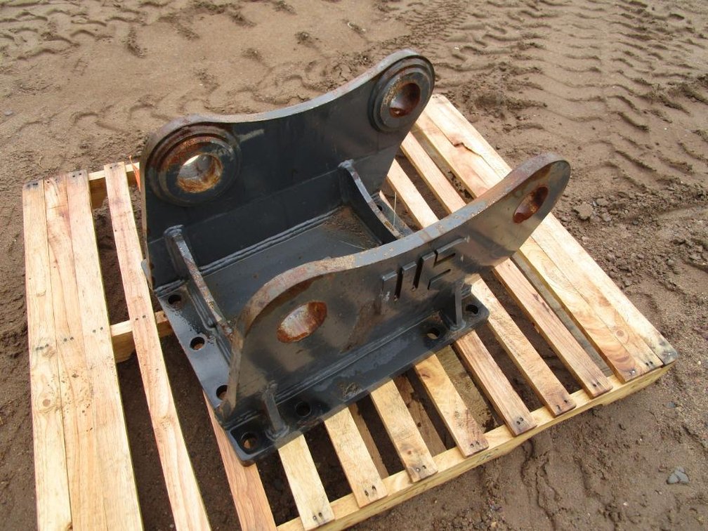 Excavator Attachment Plate
