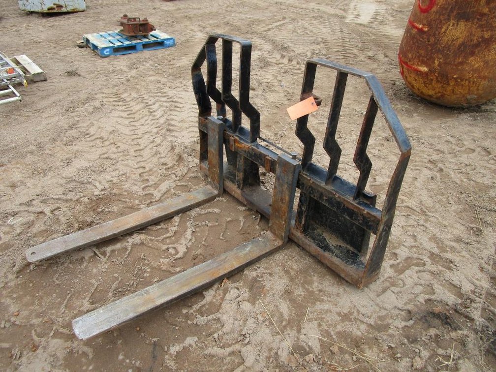Skidsteer Mount Pallet Forks