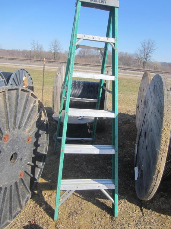 Keller 6' Fiberglass Stepladder