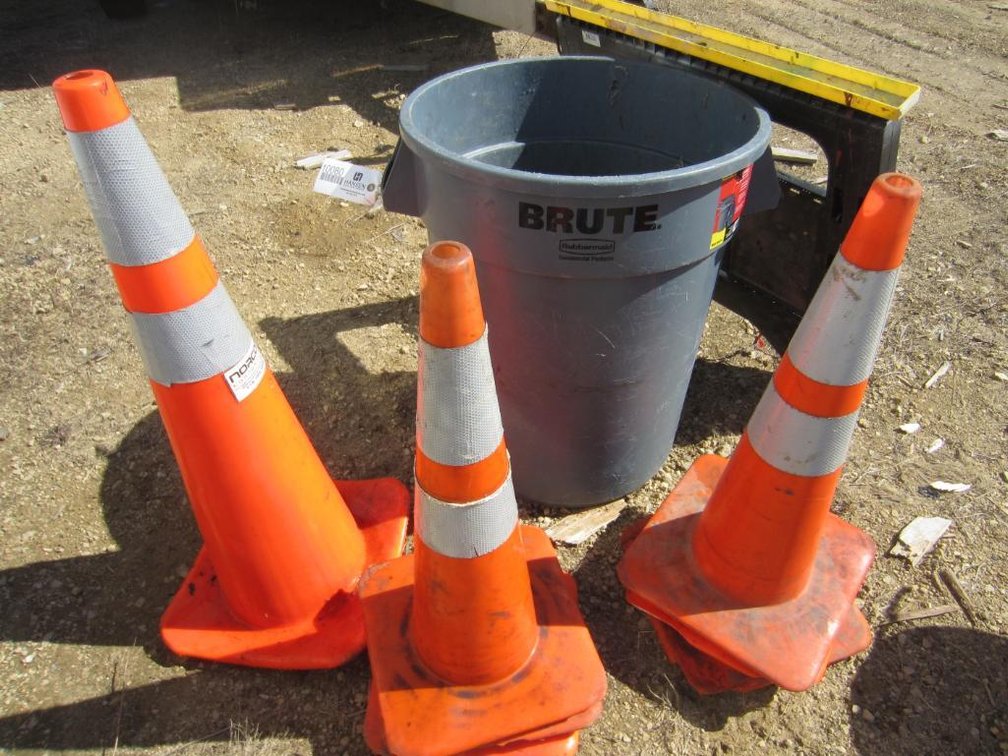 Rubbermaid Garbage Bin with (7) Cones and Saw Horse