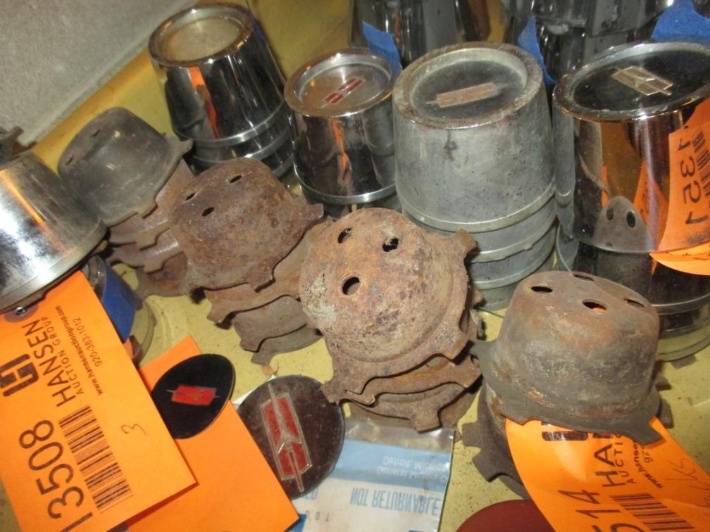 (15) Center Cap Mounting Brackets