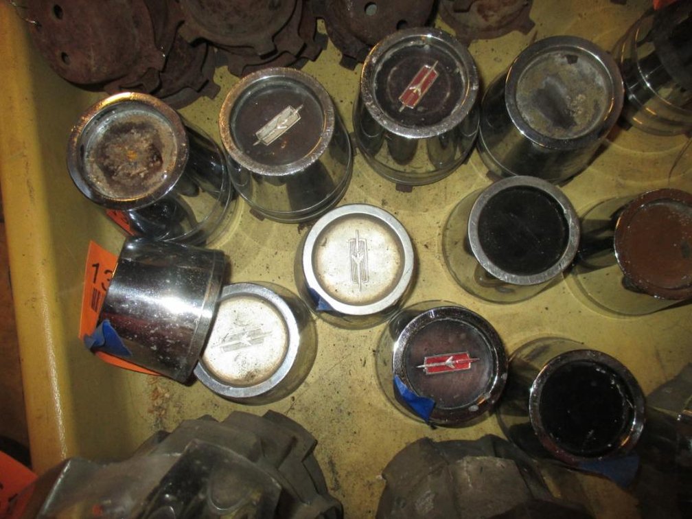 (12) Cutlass Center Caps