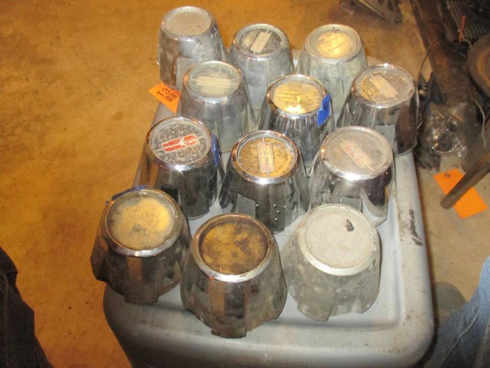 (12) Cutlass Center Caps