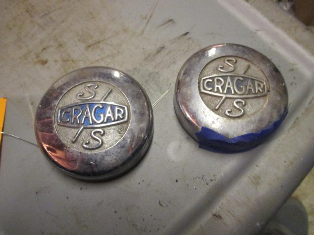 (2) Cragar SS Center Caps