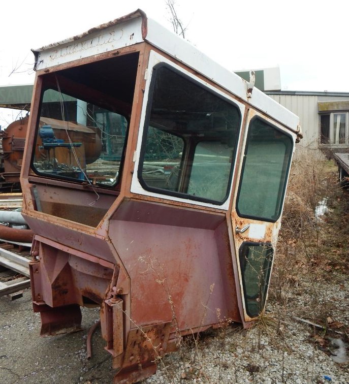 IH Tractor Cab Missing Rear Window All Other Windows Are Good (Francis Creek, WI)