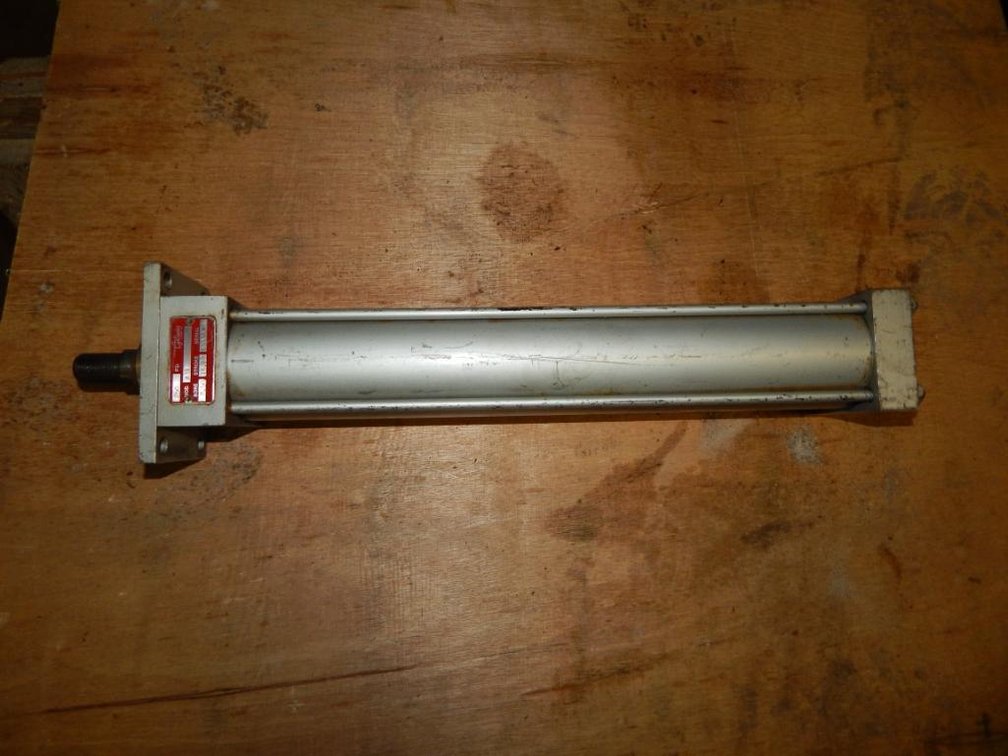Milwaukee Cylinder Model A31 Pneumatic Air Cylinder 2.50in. Bore 14.12in. Stroke 250PSI (PR16)