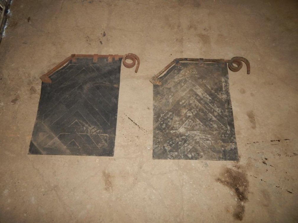 Pair of Semi-tractor Mud Flaps 31-1/4 X 30-1/4in. Over All Dimensions (PR16)
