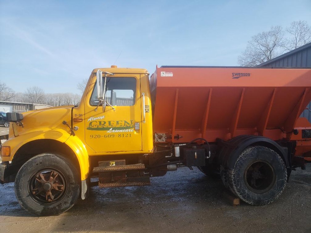 1991 International 4900 w/Swenson V-Box Salter - Vin: IHTSAZRP6MH370552 (Green Bay)
